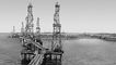 Рис. 1. Общий вид морского нефтепромысла. Морской нефтепромысел.