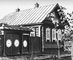 Народная архитектура. Деревянная изба на окраине Ижевска (Удмуртская АССР). Начало 20 в. Народное творчество.