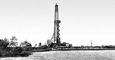 Ханты-Мансийский автономный округ. Добыча нефти на Правдинском нефтяном месторождении. Ханты-Мансийский автономный округ.