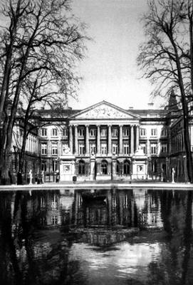 Брюссель. Дворец нации (парламент). 1779—83. Архитектор Брюссель Гимар. Брюссель.