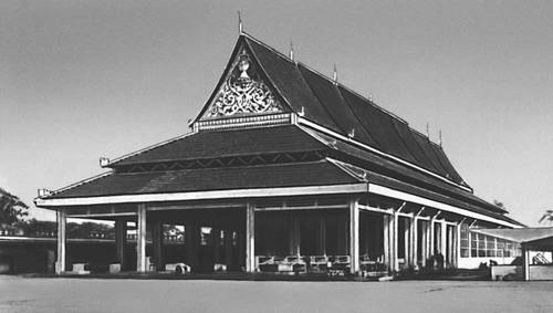 Вьентьян. Городской рынок. 1963. Архитектор Суванна Фума. Вьентьян.