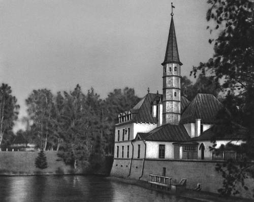 Гатчина. Вид части парка с Приоратским дворцом. 1798—99. Архитектор Н. А. Львов. Гатчина.