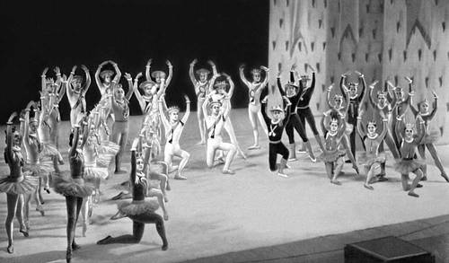    <span style='font-family:Arial;layout-grid-mode:line'></span><span style='font-family:Arial;layout-grid-mode:line'></span> . .  . 1956.