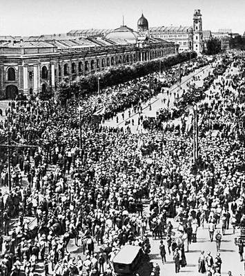 Невский проспект 3 июля 1917 г. Июльские дни 1917.