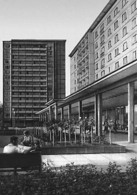 Карл-Маркс-Штадт. Жилой комплекс Розенхоф. 1965—66. Арх. Р. Вайсер, М. Шунк, X. Фёрстер, Г. Крёнер. Карл-Маркс-Штадт (город в ГДР).